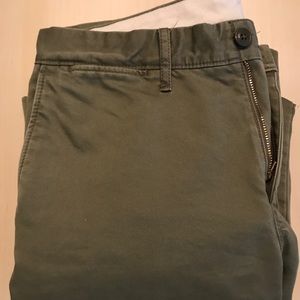 JCrew men’s broken in chinos 32x34